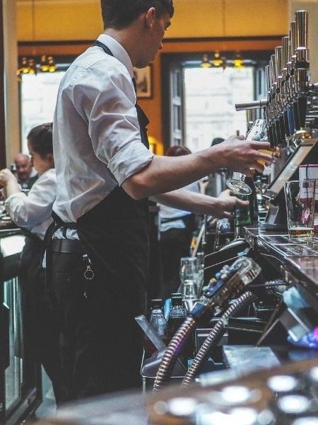 6 tendenze di design per progettare un bar perfetto
